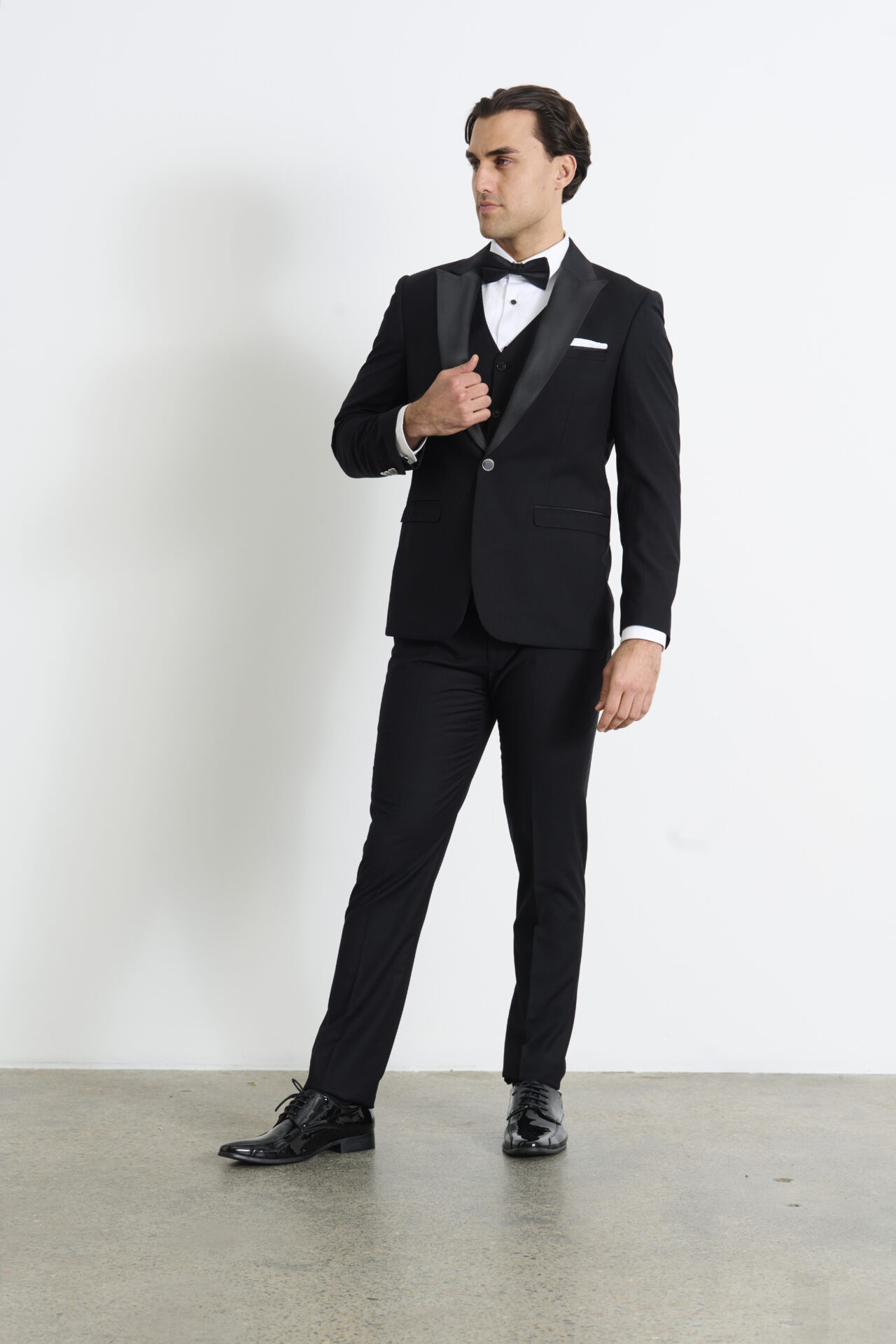Black Tuxedo Peak Lapel