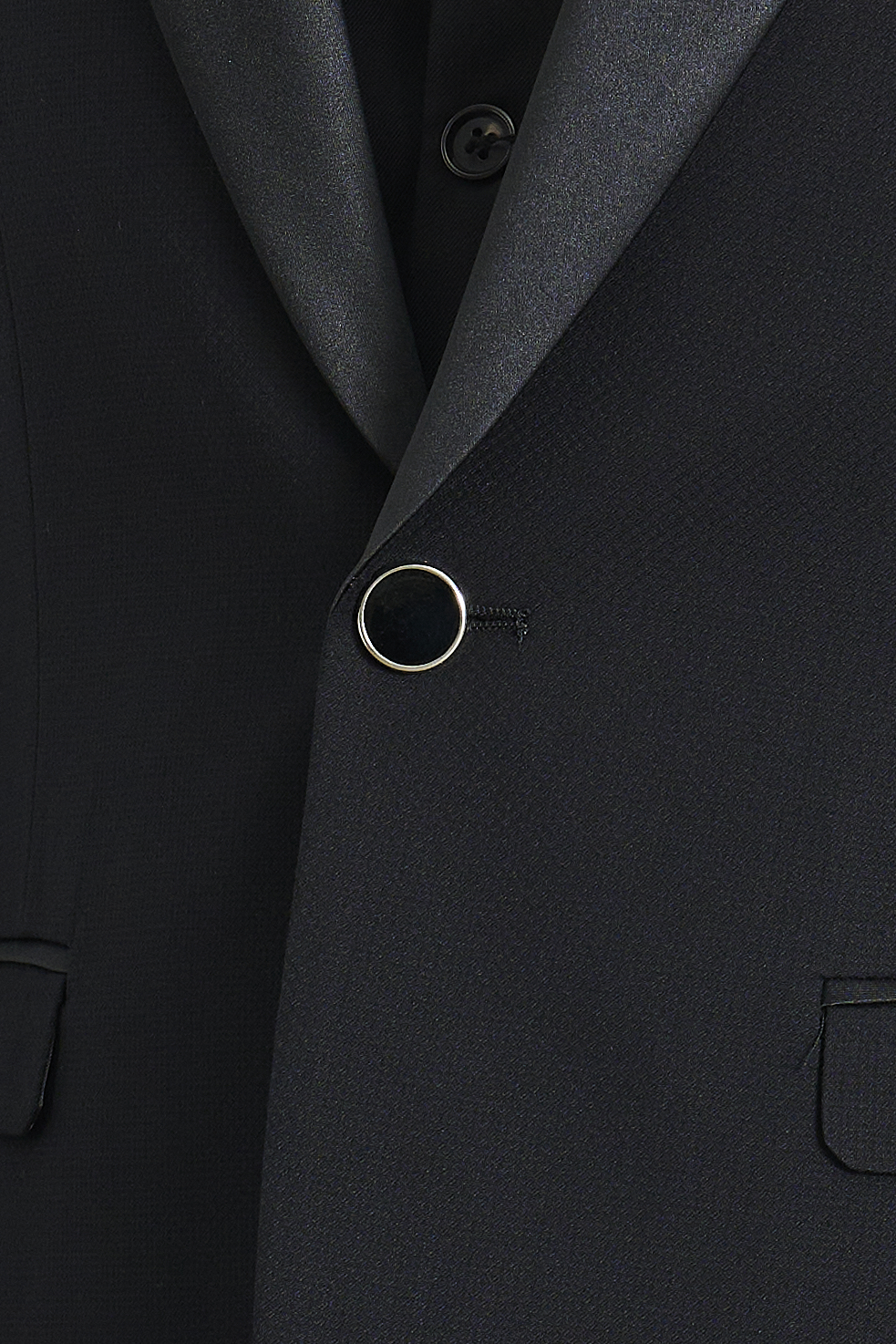 Black Tuxedo Peak Lapel